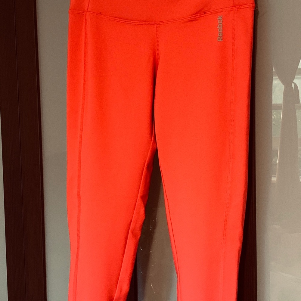 Pink Reebok tights - Picture 2 of 4